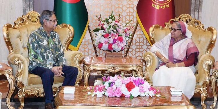 PM meets President at Bangabhaban