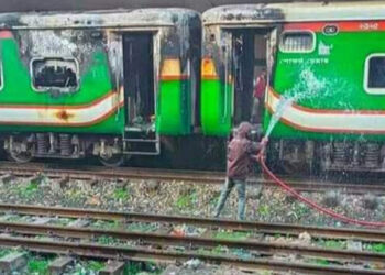 4 killed as miscreants’ torch train in city