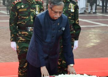 President pays homage to martyred intellectuals