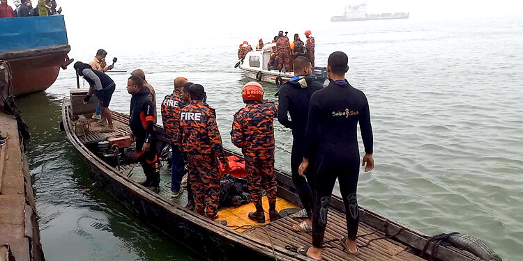 Ship ‘Pratya’ coming to rescue, covered van rescued ‘Hamza’