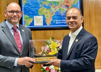 Bangladesh: Peter Haas expressed interest in selling Boeing