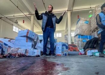Gaza war: UNRWA says Rafah aid centre hit by Israeli forces