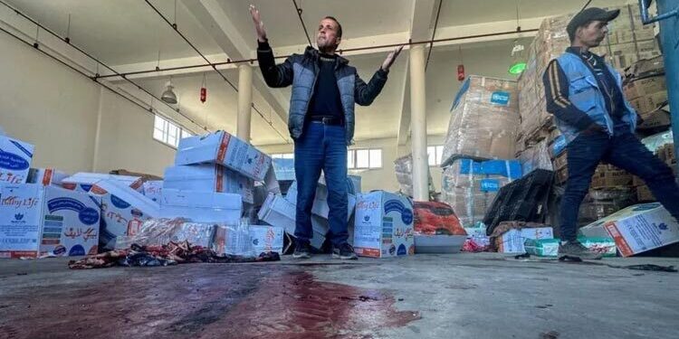 Gaza war: UNRWA says Rafah aid centre hit by Israeli forces