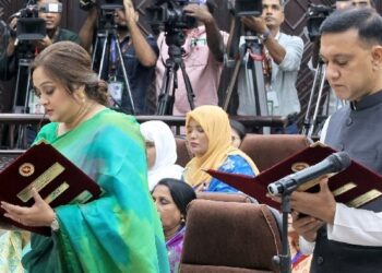 Newly elected Cumilla, Mymensingh city mayors take oath