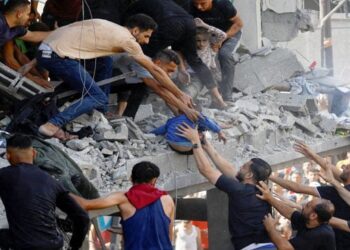 Israel launches deadly Gaza strikes, says ready for new truce talks