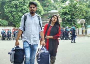 Students leaving halls as all univs closed sine die