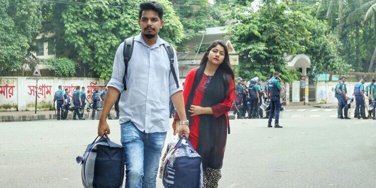 Students leaving halls as all univs closed sine die