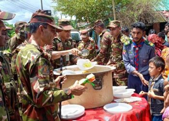 Army rescues 2,000 flood victims at Khagrachhari in Bangladesh