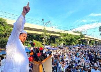 I have lived in an independent country for so long, But I was not independent in the real sense :Pir Charmonai