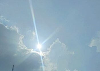 Mild heat wave sweeping over country