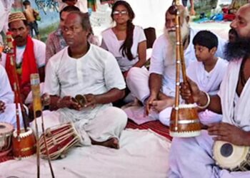 “Sadhur Haat” was completed at Lalon Shah’s shrine in Cheunuria, Kushtia, Bangladesh.