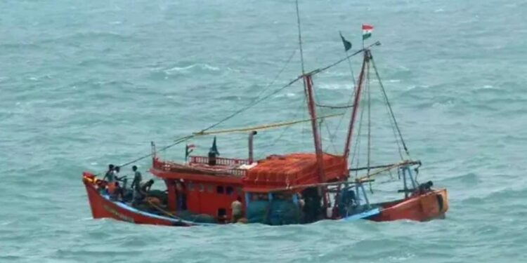 48 Indian fishermen detained, crime of fishing in Bangladesh waters