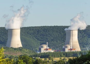 Kazakhs approve plan for first nuclear power plant