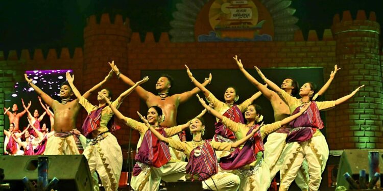 Bangladesh dance troupe participates in Cultural Festival in India