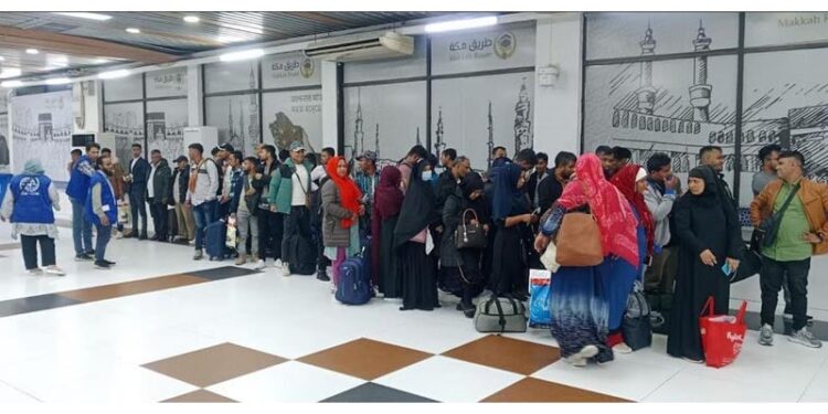 70 More Bangladeshis return from war-stricken Lebanon