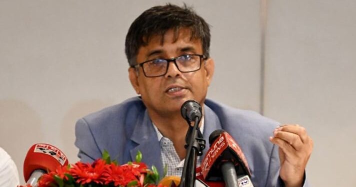 Govt urges students to remain calm, not to get involved in clashes
