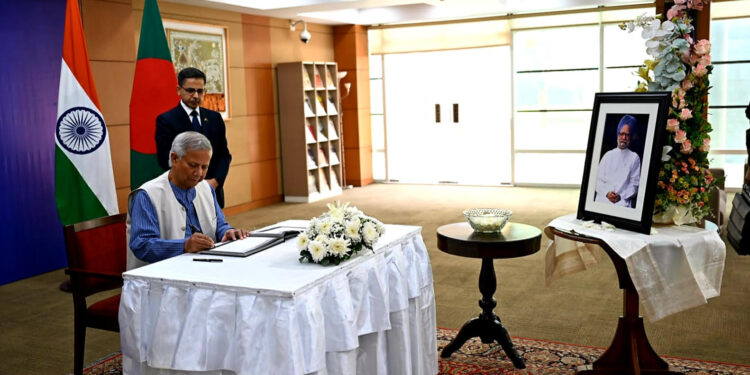 Chief Adviser pays tribute to Manmohan Singh at Indian High Commission