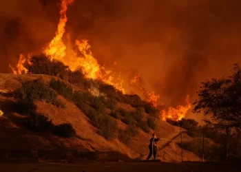 LA fire evacuees told no chance of return until at least Thursday