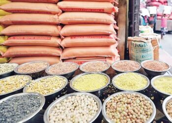Ctg commodity market looks vibrant with Ramadan goods, sees price fall