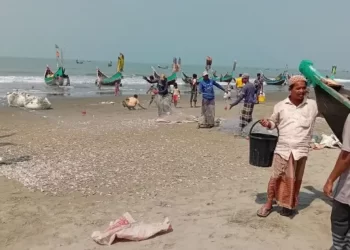Many missing after boat carrying Rohingyas capsizes in Teknaf, 25 rescued alive