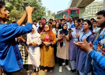 Bangladesh: Daylong sit-in at Shahbagh demanding maximum punishment for rapists 