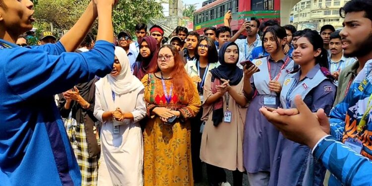 Bangladesh: Daylong sit-in at Shahbagh demanding maximum punishment for rapists 