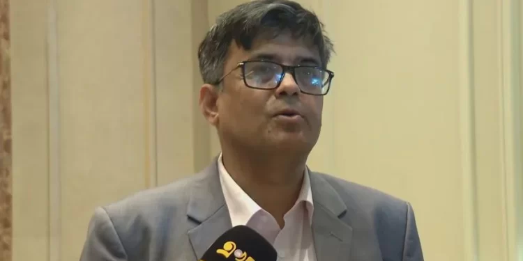 Govt to set up land-based LNG terminal soon: Alam