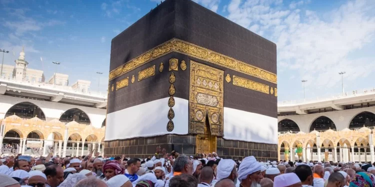 Religious Ministry requests Bangladeshis not to perform Hajj without permit