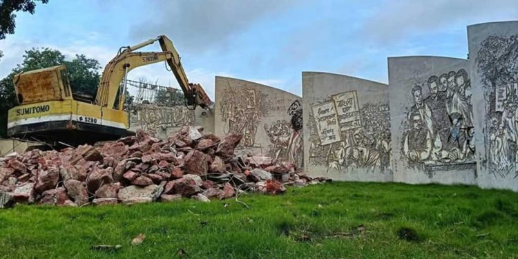 Bangabandhu Sheikh Mujibur Rahman’s sculpture ‘Mrityunjaya’ demolished, ‘Gana Minar’ to be built