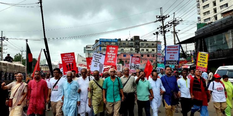 Left Alliance’s slogans of ‘Motherland, estuary, will not give to foreigners’ echoed in Chittagong