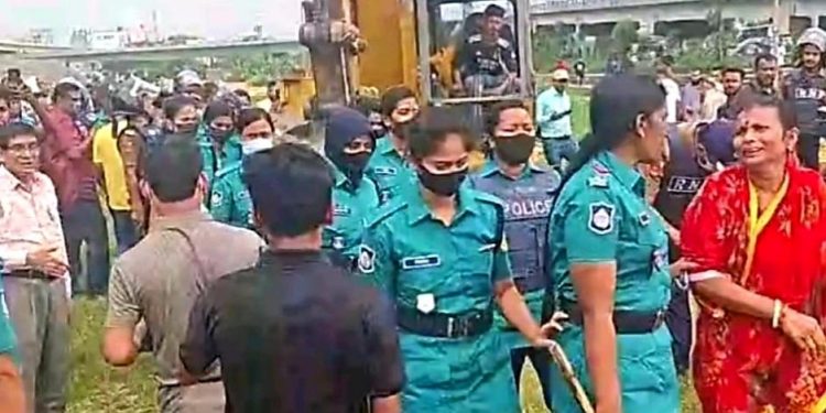 Temple on railway land in Khilkhet, demolished by administration