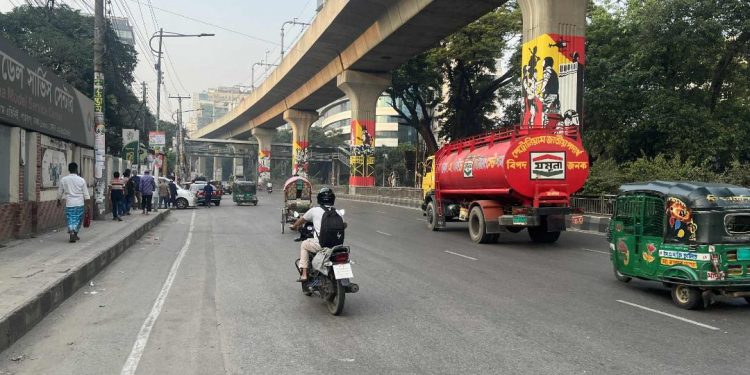Yunus administration in panic and tension over Awami League’s “lockdown agenda”