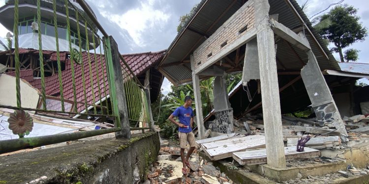 Strong earthquake shakes Indonesia’s Sumatra