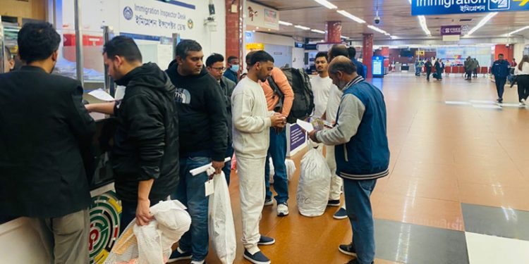 Anti-illegal immigration drive: US deports 36 Bangladeshis