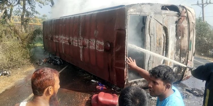 Four killed, 22 injured in bus-autorickshaw collision at Comilla in Bangladesh