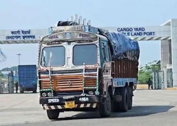 Import-export resumes in India-Bangladesh after 7-day Eid holiday in Petrapole-Benapole