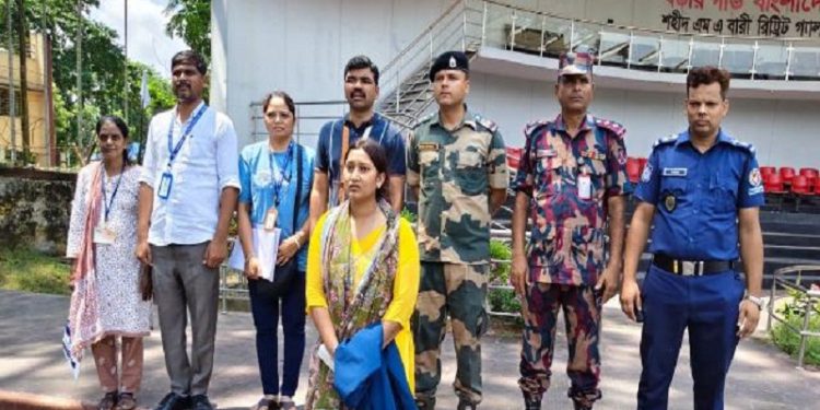3 Bangladeshi girls return home through Benapole check post