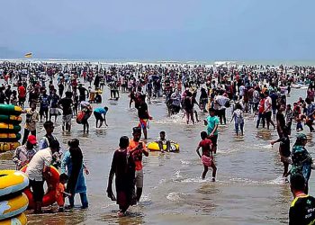 Shadow of sadness in the joy of Durga Puja: 3 tourists die while bathing at Cox’s Bazar Himchhari beach, 2 more missing