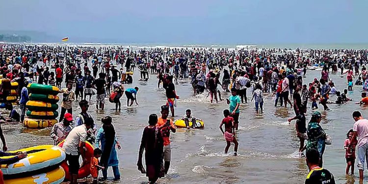 Shadow of sadness in the joy of Durga Puja: 3 tourists die while bathing at Cox’s Bazar Himchhari beach, 2 more missing